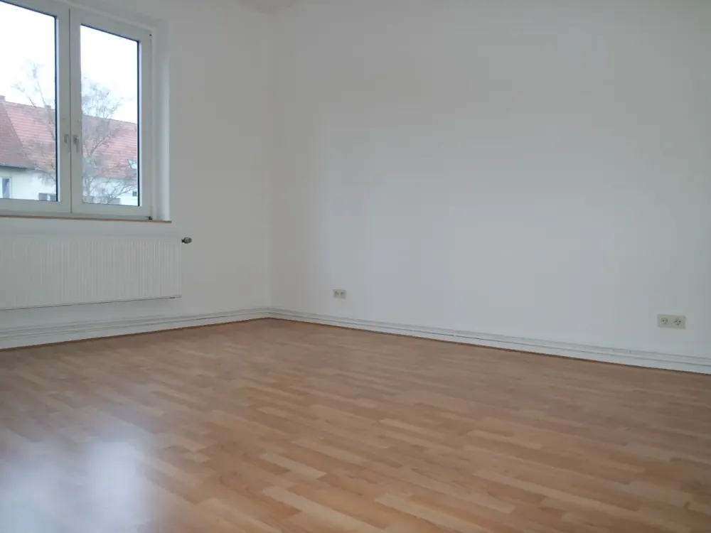 KUNZE: Altbauwohnung mitten in der List