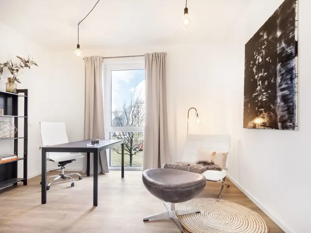 Moderne Dachgeschosswohnung mit großer Sonnenterrasse, Wohnen über den Dächern von Schönefeld