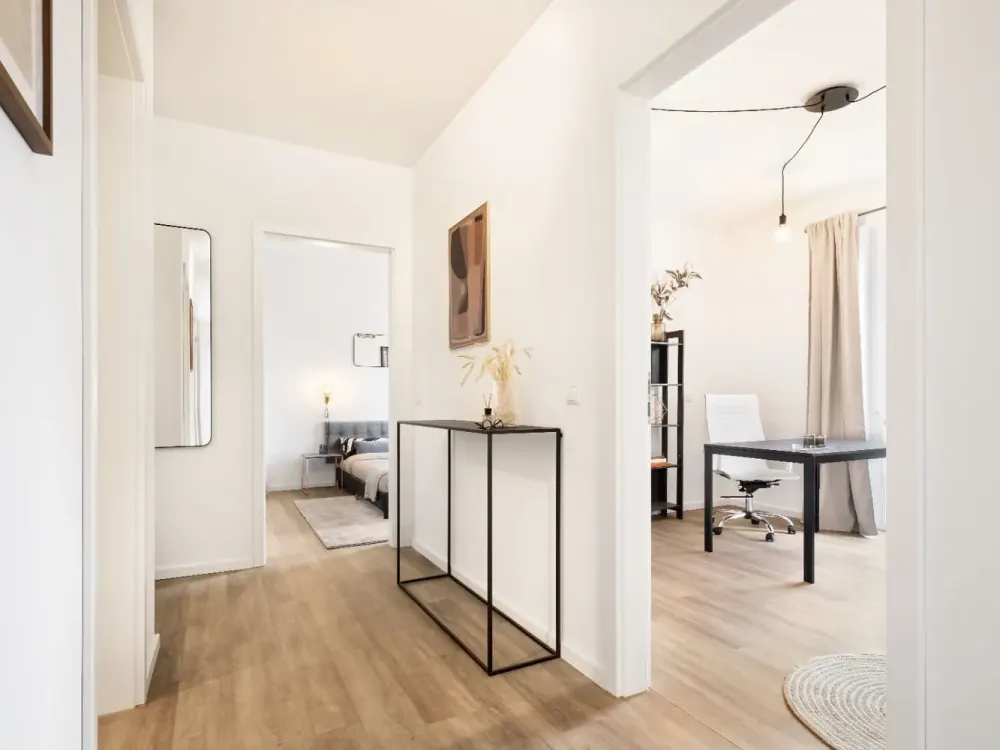 Moderne Dachgeschosswohnung mit großer Sonnenterrasse, Wohnen über den Dächern von Schönefeld