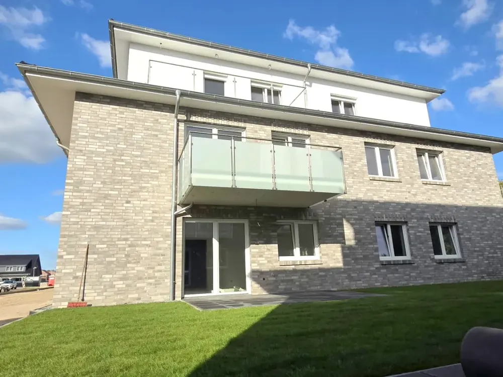 Sophisticated Living in the Best New Building Quality! Barrier-Free 2-Room Apartment with Sunny Balcony!