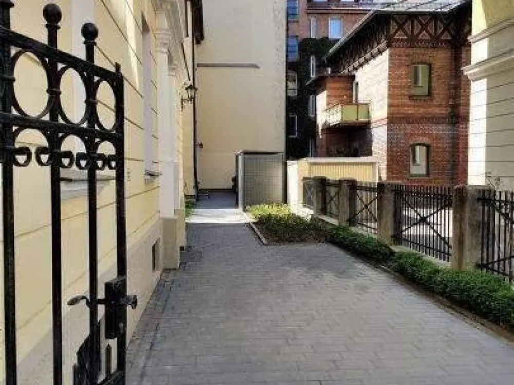 Erstbezug nach Kernsanierung: Großzügige, helle 3-Zimmer-Wohnung in denkmalgeschütztem Altbau, Isarvorstadt - Nähe Röcklplatz - ab 1. Oktober