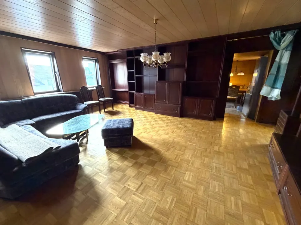4-Zimmer-Wohnung über 2 Etagen, mit Dachstudio & Balkon in Dietzenbach.