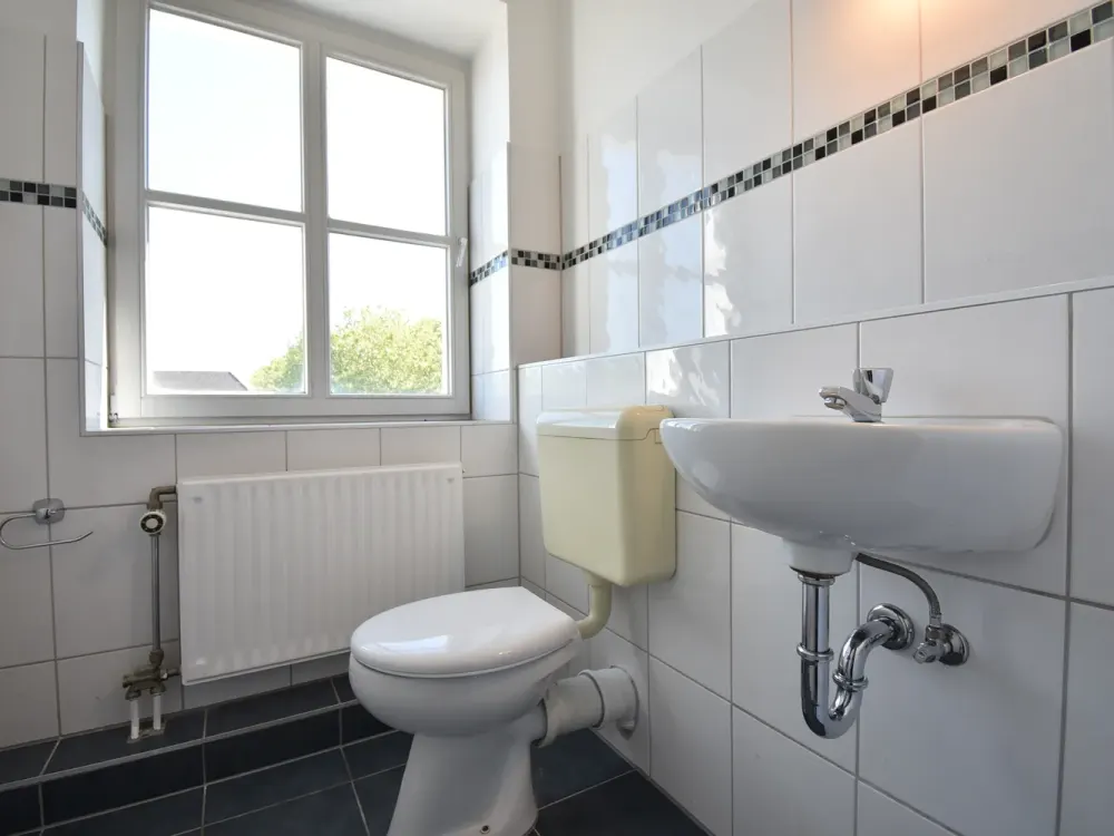 Spitzen Lage! Renoviert 2-Zi-Maisonetten-Whg zu vermieten