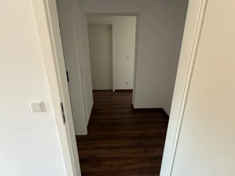 Freshly Renovated 4-Room Apartment with 2 Balconies, Elevator, Garage