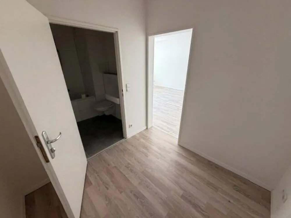 Helle und moderne 1-Zimmer-Wohnung mit Balkon!
