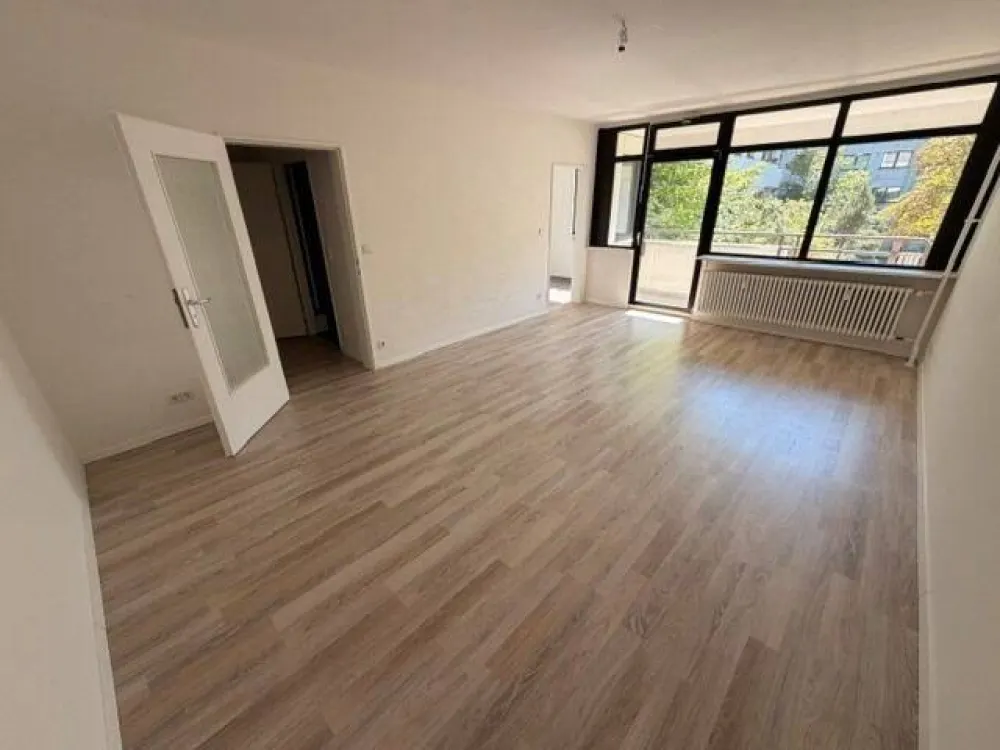 Helle und moderne 1-Zimmer-Wohnung mit Balkon!