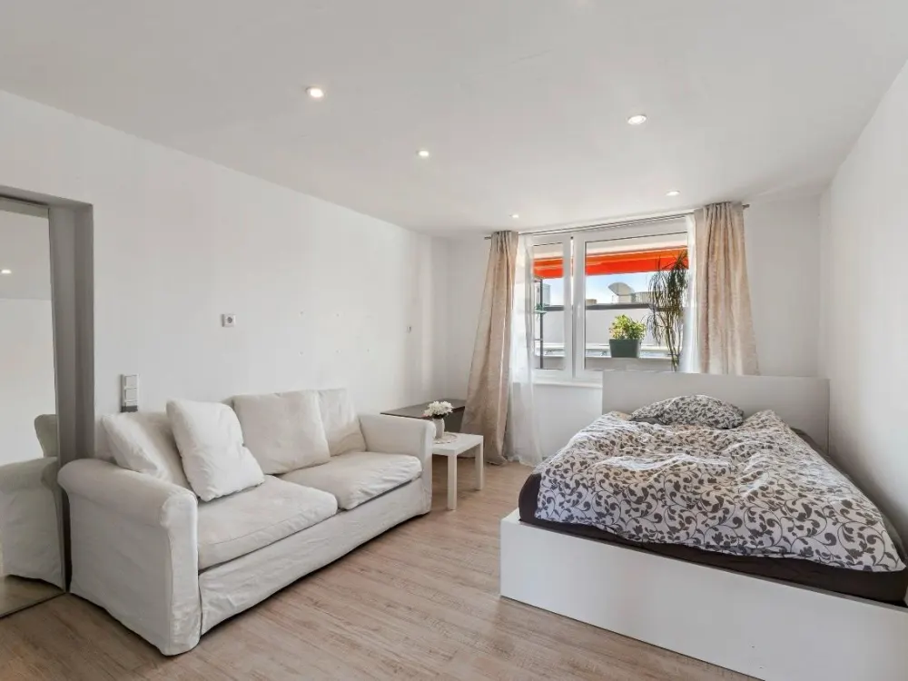 Wunderschöne 2 Zimmer Wohnung mit großem Sonnenbalkon