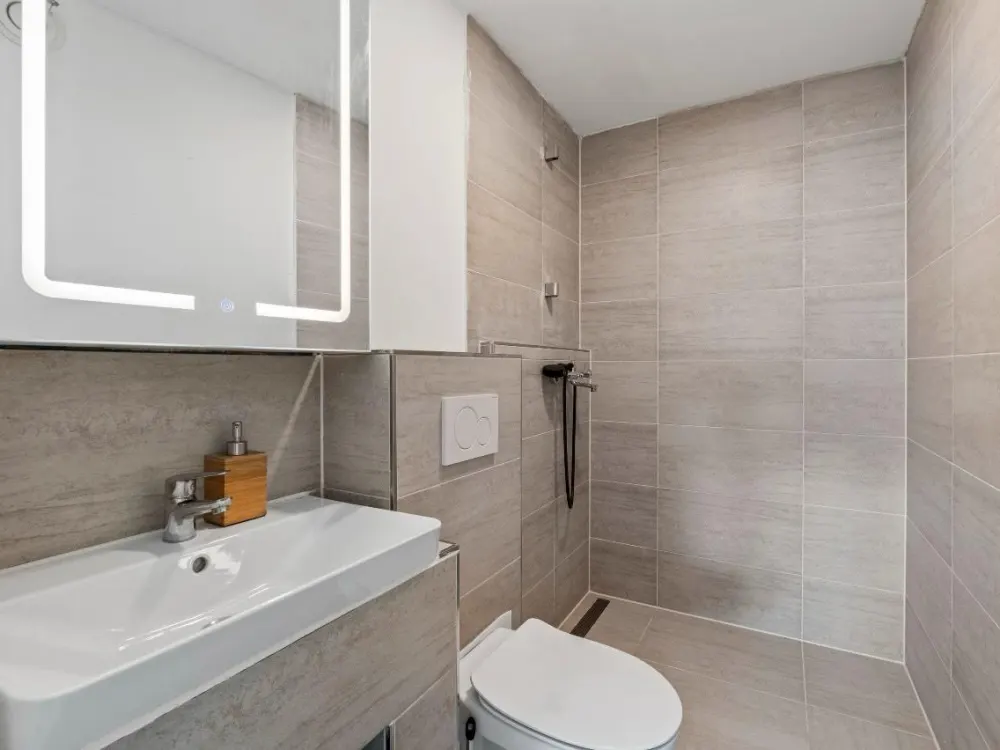 Wunderschöne 2 Zimmer Wohnung mit großem Sonnenbalkon