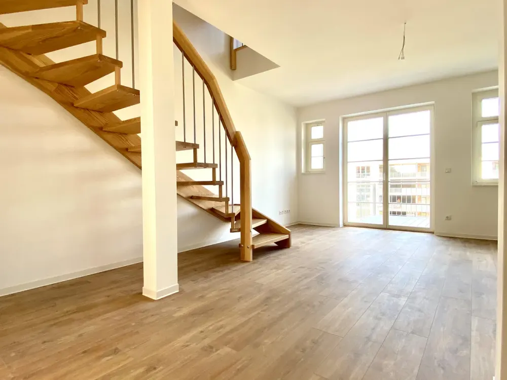 Traumhafte DG-Maisonette-Wohnung - Lichtdurchflutet - EBK - großer Balkon