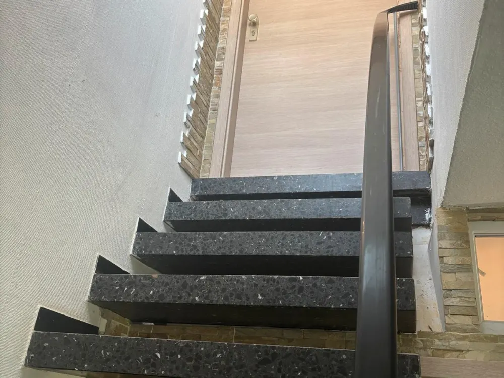Frisch renovierte Dachgeschosswohnung in toller Lage.
