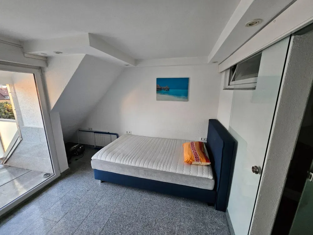 Möblierte 1-Zimmer-Wohnung mit Balkon in Stuttgart-Vaihingen