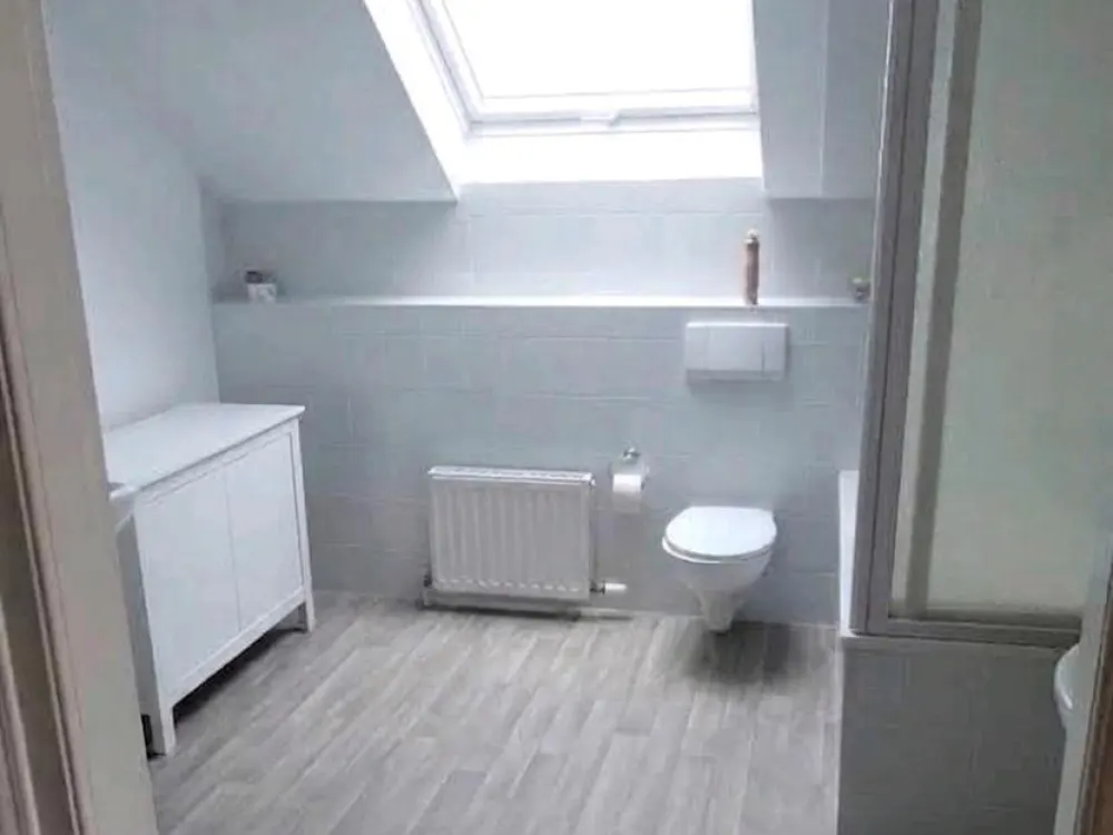 !!Attraktive 4 Zimmer Wohnung 95 qm Direkt Zugang zum Dachboden!!