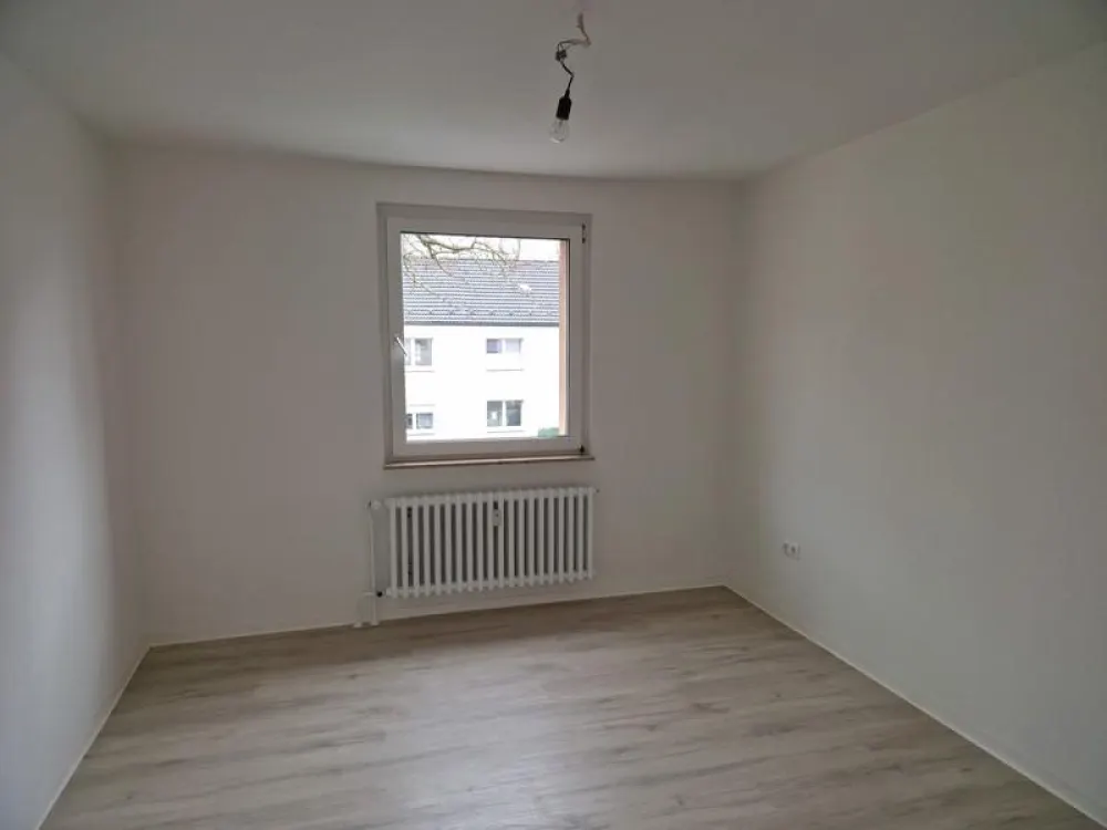Diese umfangreich renovierte, barrierearme EG-Wohnung wartet auf SIE!