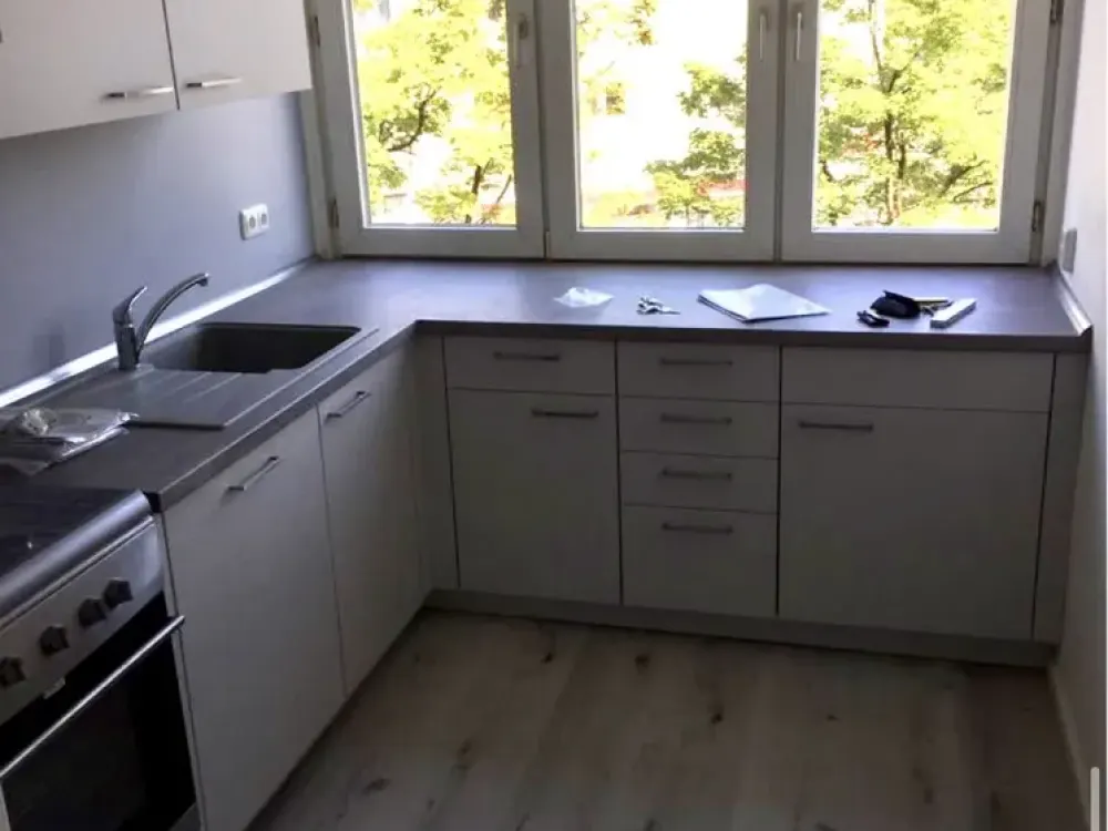 Helle 3-Zimmer-Wohnung mit EBK ohne Balkon in München Sendling