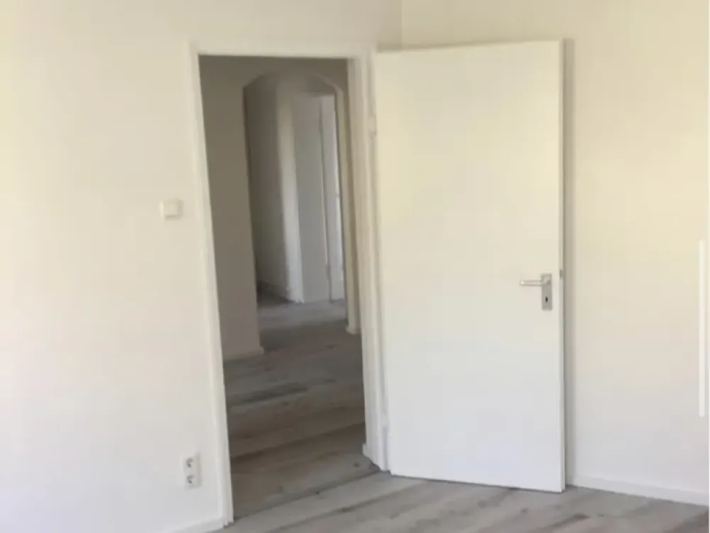 Helle 3-Zimmer-Wohnung mit EBK ohne Balkon in München Sendling