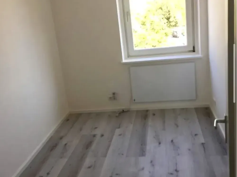 Helle 3-Zimmer-Wohnung mit EBK ohne Balkon in München Sendling