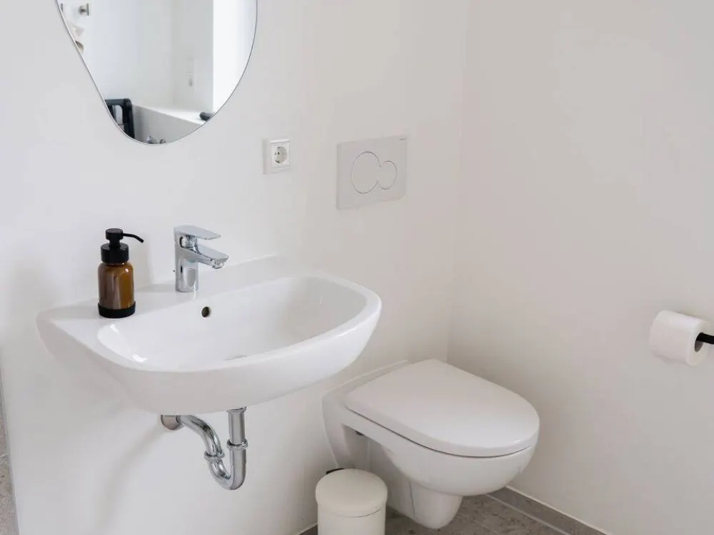 Ein Preis, alles drin. Möbliert wohnen, Studio in der ersten Etage