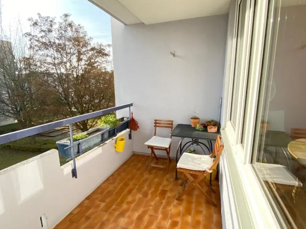 Helle, sehr gepflegte 3-Zimmer-Wohnung mit Balkon und EBK in LB