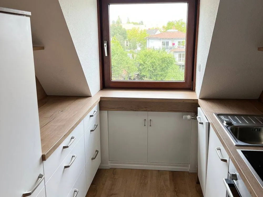 Cozy 3-Room Apartment with Fitted Kitchen in Kassel-Wilhelmshöhe - Parking Space Possible