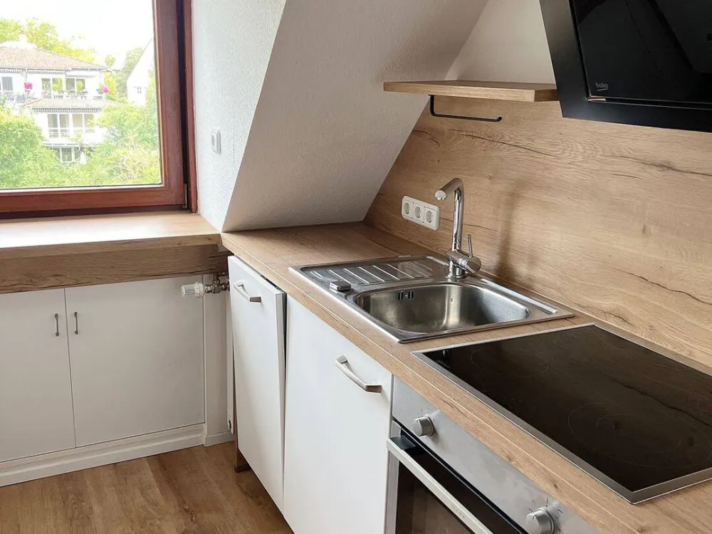 Cozy 3-Room Apartment with Fitted Kitchen in Kassel-Wilhelmshöhe - Parking Space Possible