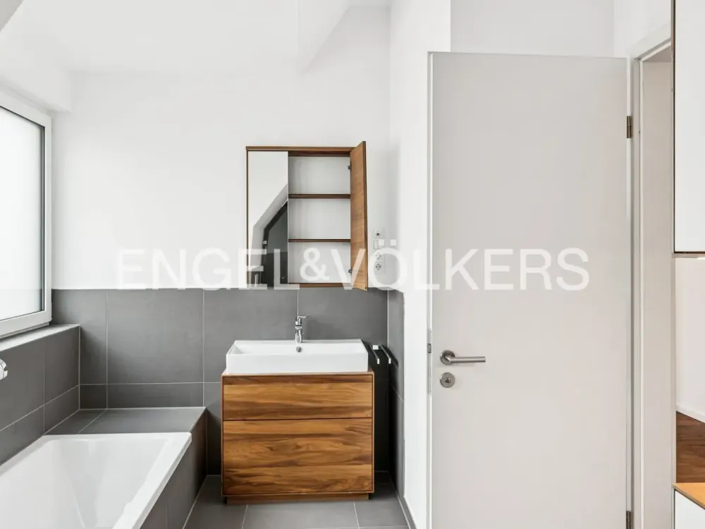 Stilvolles Vier-Zimmer-Penthouse mit Dachterrasse und besonderem Wohnkomfort