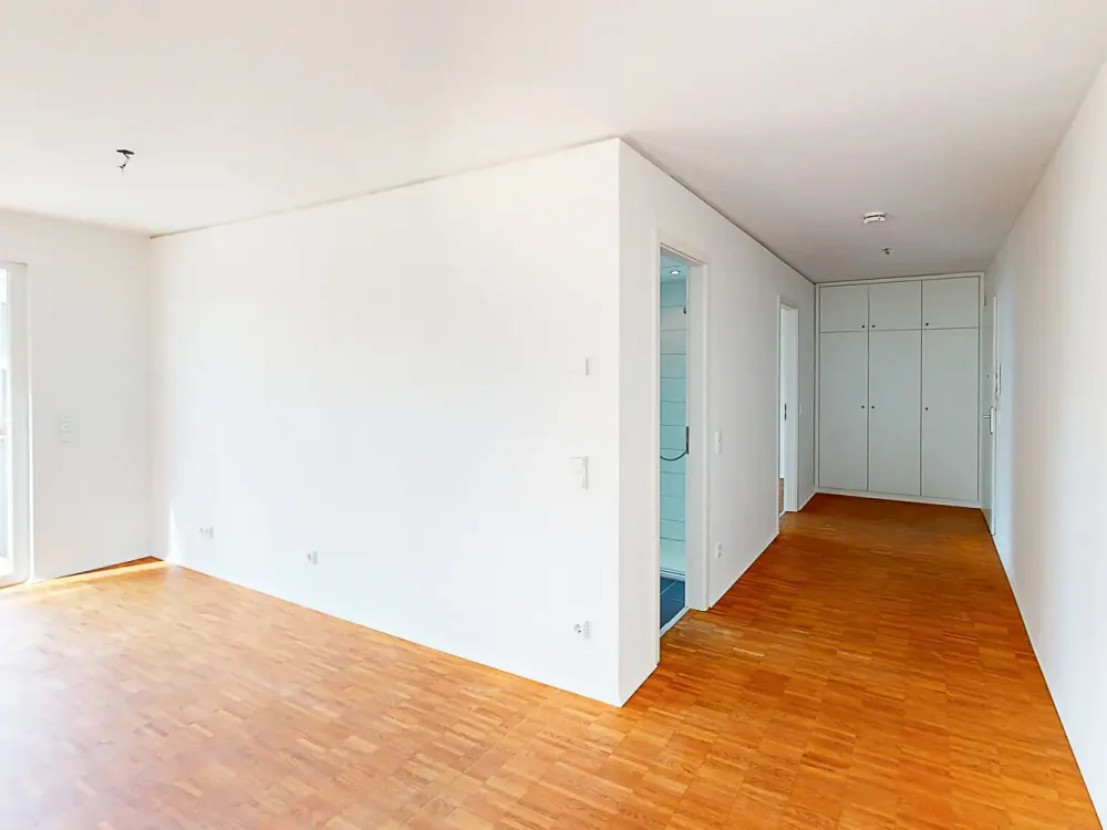 Bright 2-Room Apartment Including New Fitted Kitchen with View of Greenery!