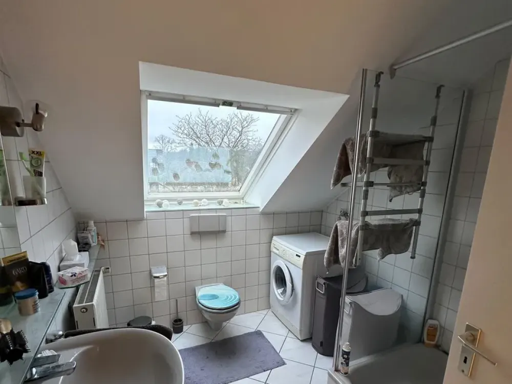 Moderne 2-Zimmer-Dachgeschosswohnung KEIN JOB CENTER!