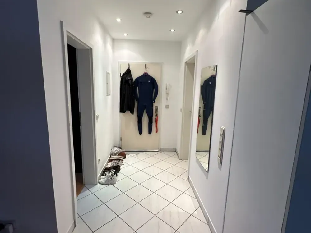 Moderne 2-Zimmer-Dachgeschosswohnung KEIN JOB CENTER!