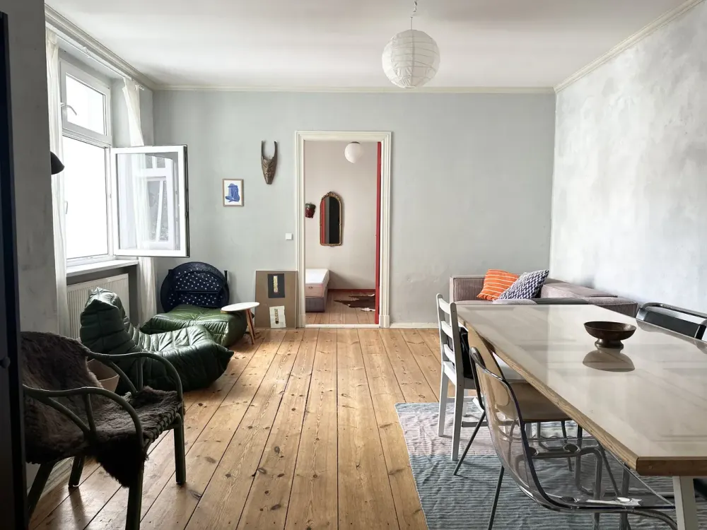 Charming Furnished Altbau Apartment in the Heart of Prenzlauer Berg