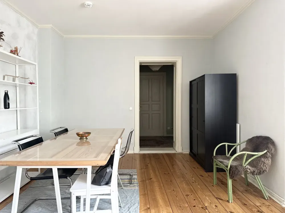 Charming Furnished Altbau Apartment in the Heart of Prenzlauer Berg