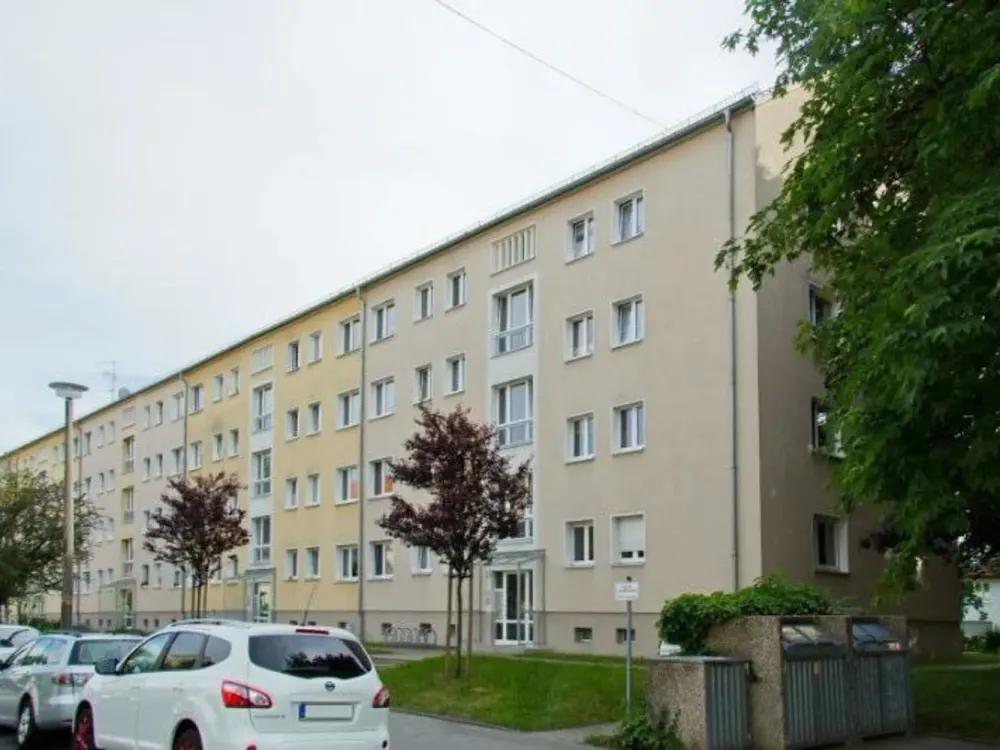 Sanierte Altbau Wohnung - 3er Wohngemeinschaft willkommen.