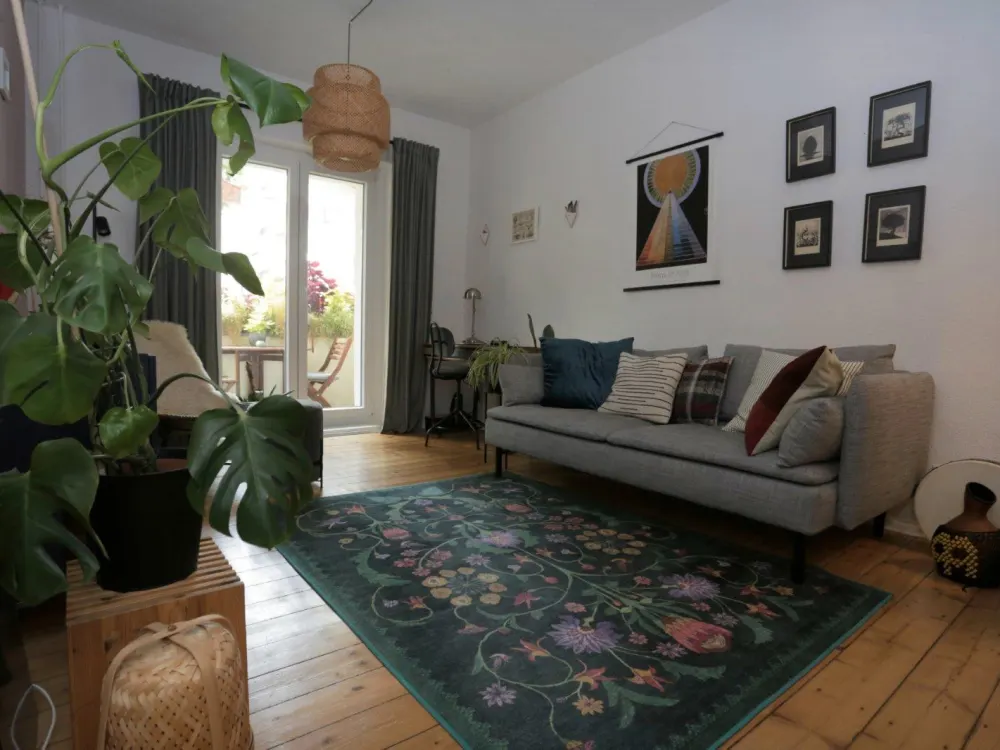 Ruhige 2 Zimmer (49qm) mit Balkon im Schillerkiez, ab 21.9.