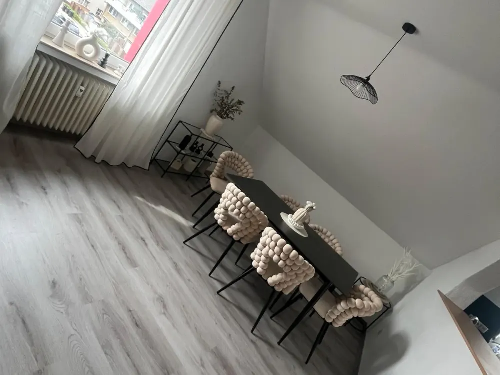 Wohnung ( Dachgeschoss) ab sofort
