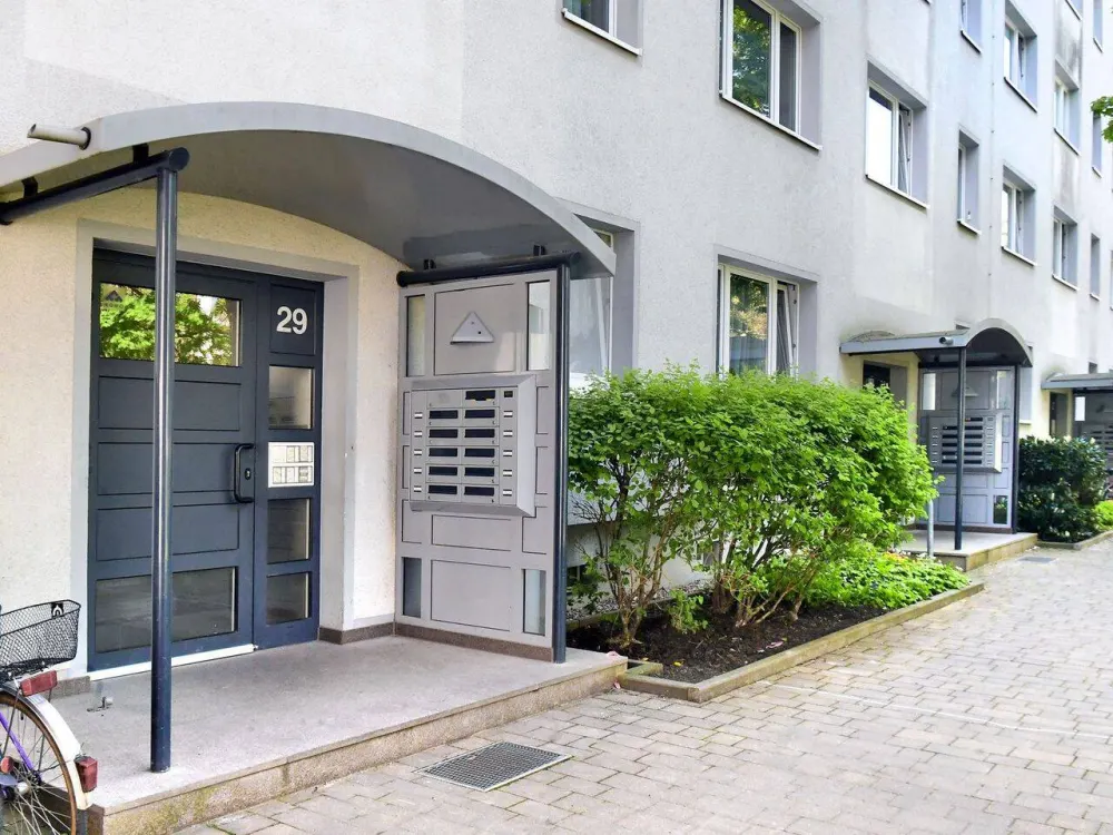 Renovated 2-Room Apartment with Balcony in a Quiet Location