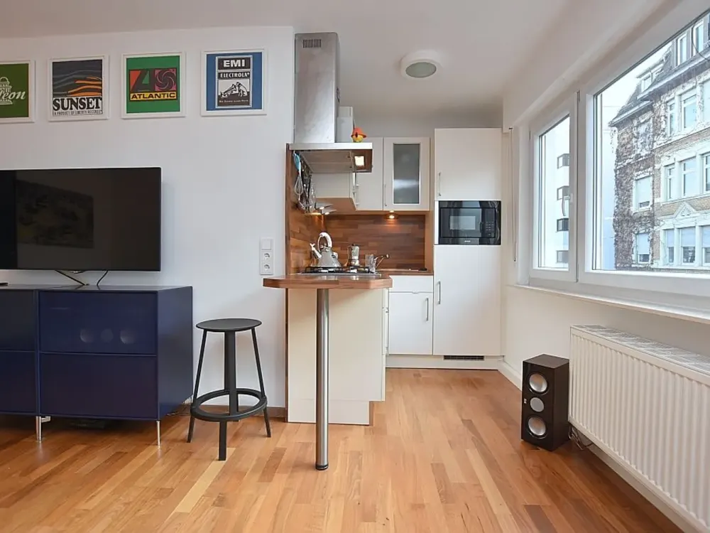 High-quality Furnished 1-Room Apartment in Stuttgart Mitte