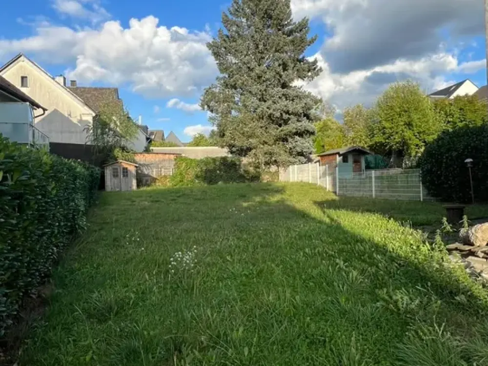 Practical 2.5-Room Apartment with 400 sqm Garden in Witten