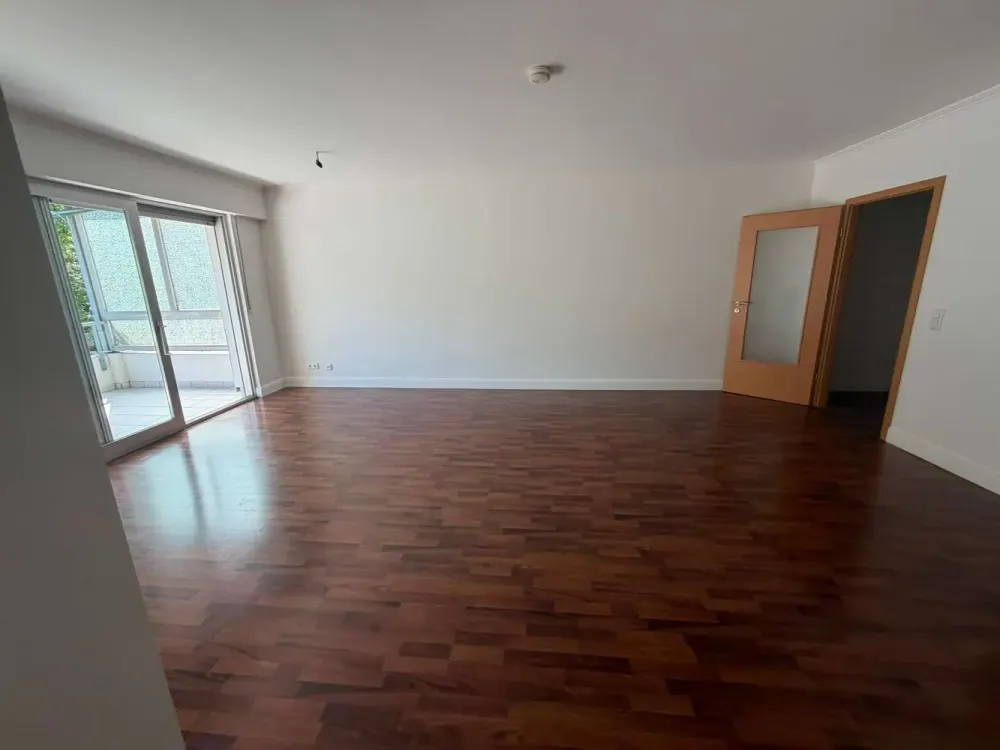 2-Zimmer-Wohnung mit Aufzug und großem Balkon in Bad Homburg