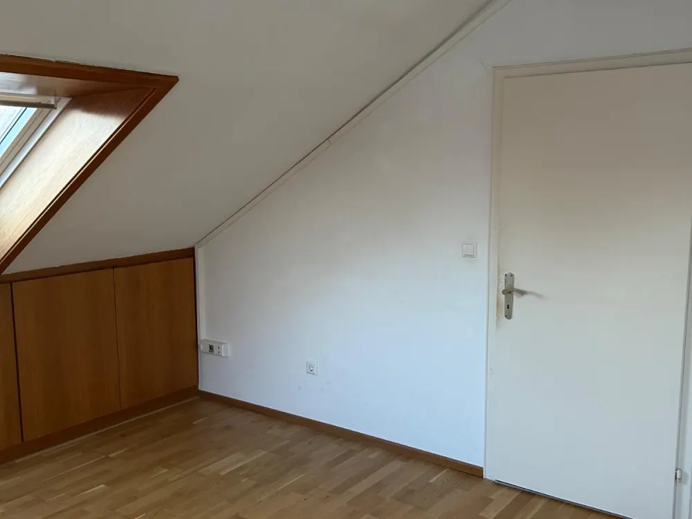 Helles WG-Zimmer in Karlsruhe-Neureut zu vermieten