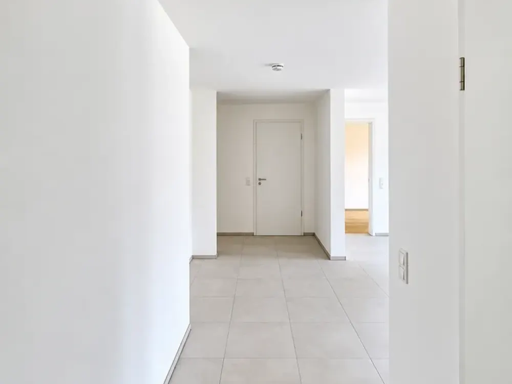 Beautiful & sunny 4-Room Apartment