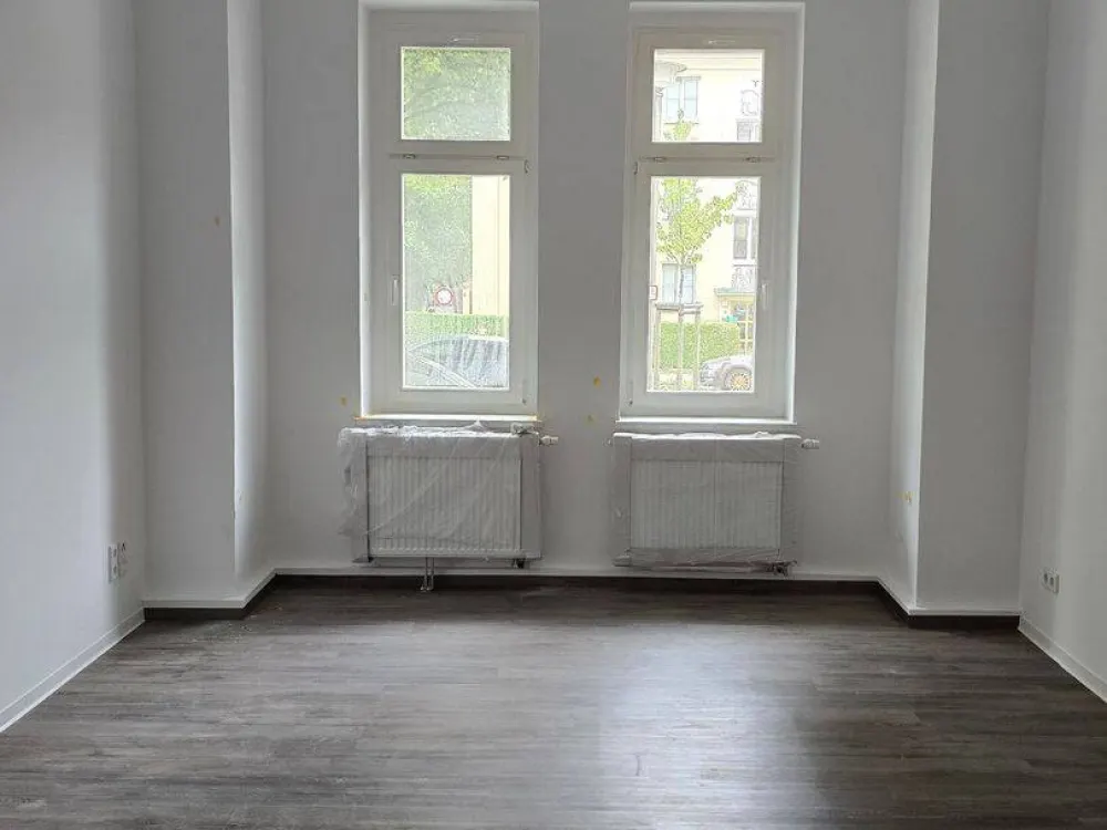Großzügige Wohnung im Erstbezug nach Modernisierung in Strehlen