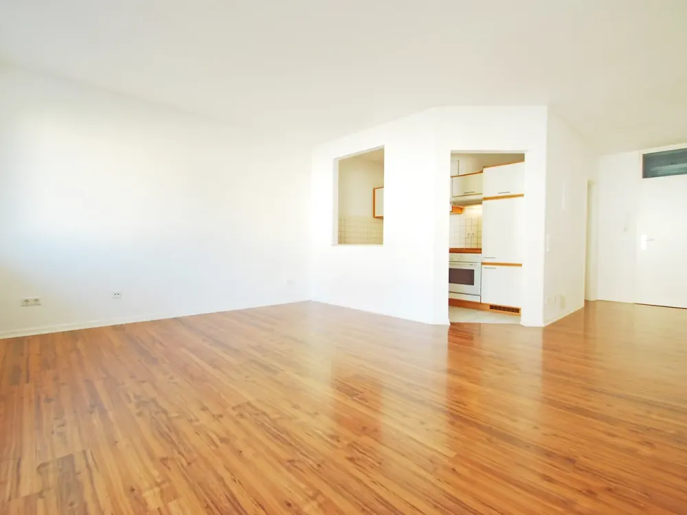 Lichtdurchtete 1-Raum-Wohnung mit Balkon & Carport! * EBK * Bad m. Dusche * Keller * ruhig * TOP *
