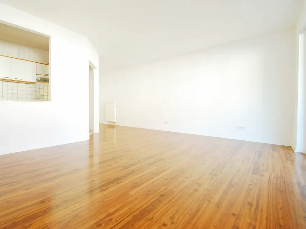 Lichtdurchtete 1-Raum-Wohnung mit Balkon & Carport! * EBK * Bad m. Dusche * Keller * ruhig * TOP *