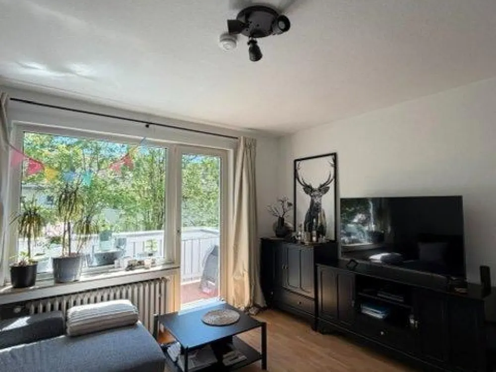 Ruhige sonnige 2,5 Zimmer Whg. in Oberkassel mit Balkon