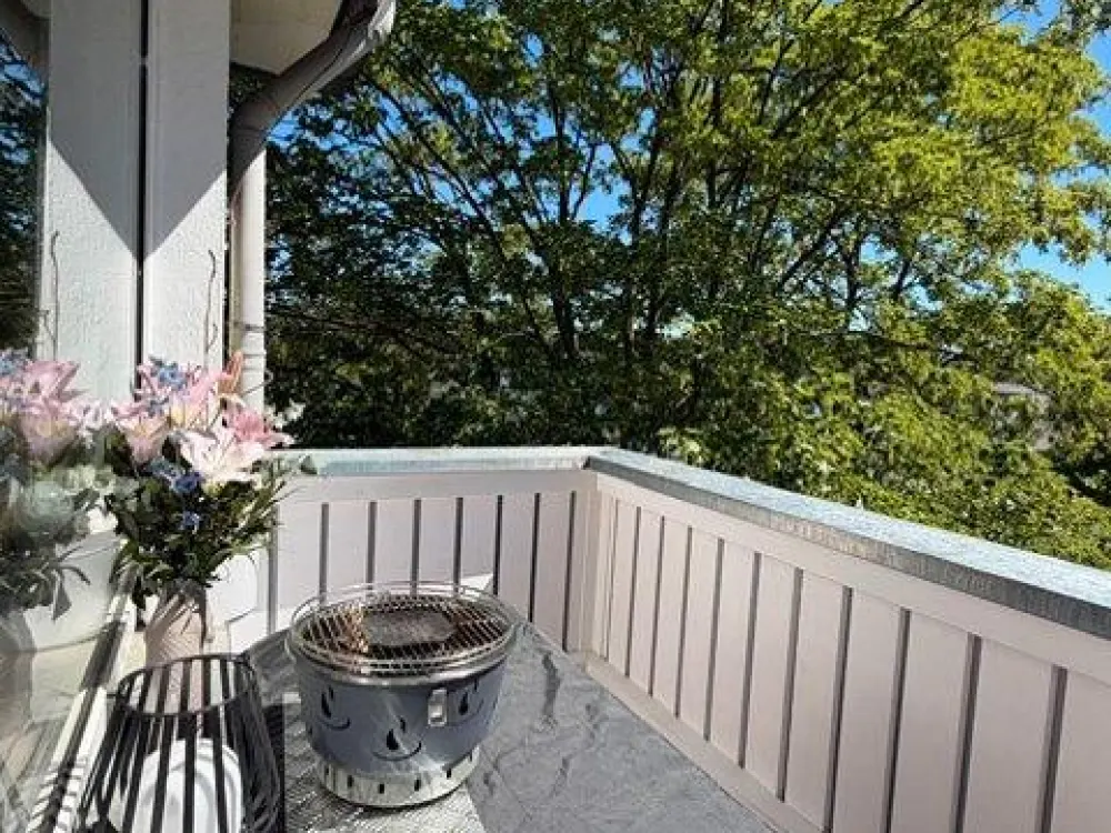 Ruhige sonnige 2,5 Zimmer Whg. in Oberkassel mit Balkon