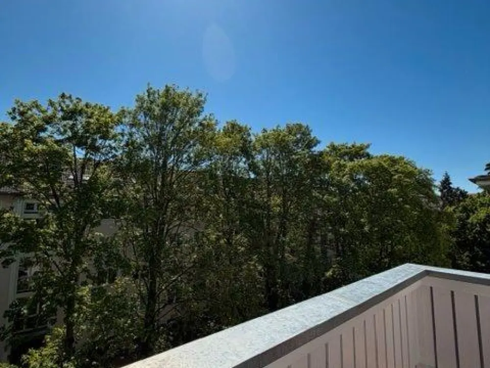 Ruhige sonnige 2,5 Zimmer Whg. in Oberkassel mit Balkon