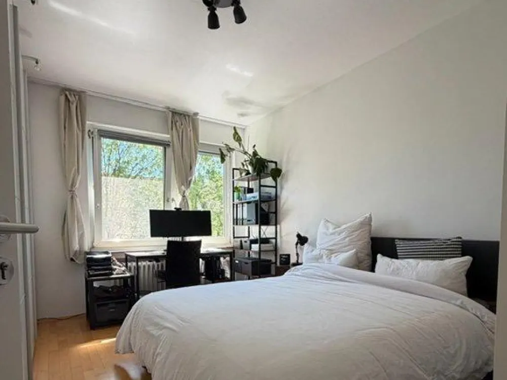 Ruhige sonnige 2,5 Zimmer Whg. in Oberkassel mit Balkon