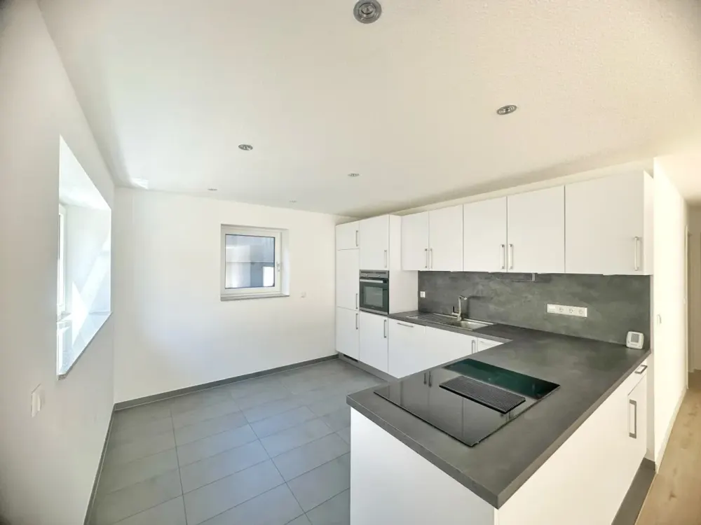 Moderne Souterrainwohnung in Ötigheim: Fußbodenheizung, Klima, LED-Spots & separater Eingang