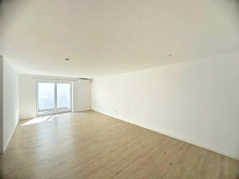 Moderne Souterrainwohnung in Ötigheim: Fußbodenheizung, Klima, LED-Spots & separater Eingang