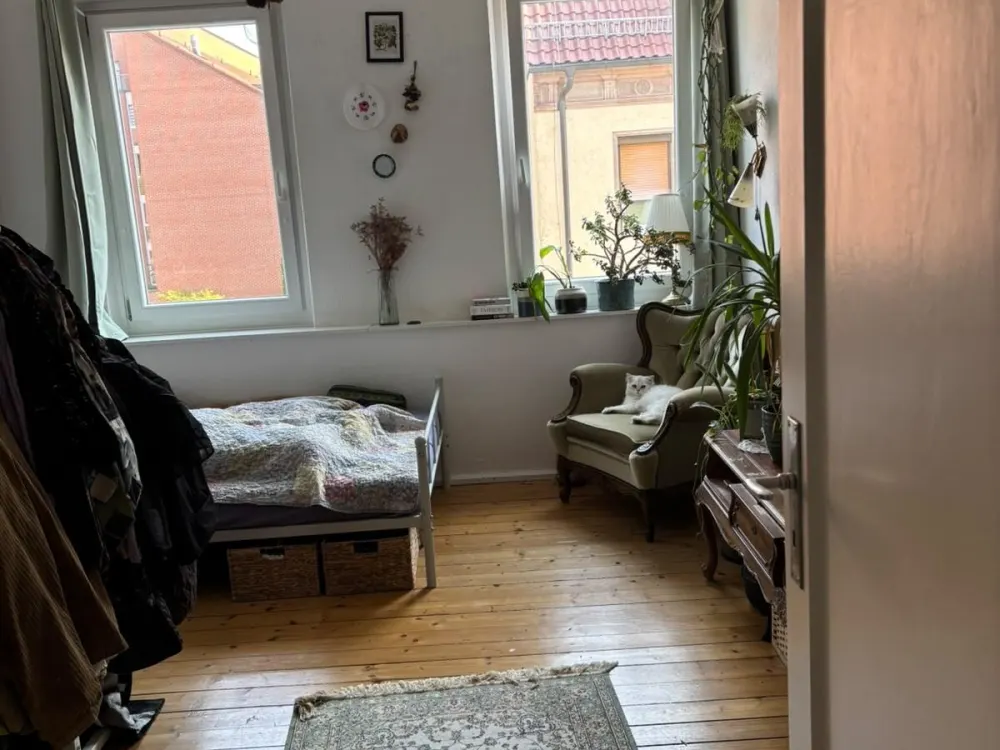 Helle 2 Zimmer Whg mit Altbau Charme