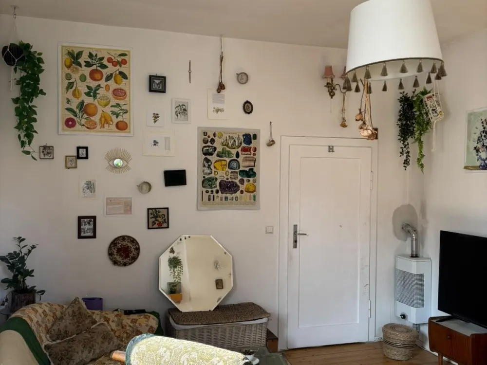 Helle 2 Zimmer Whg mit Altbau Charme